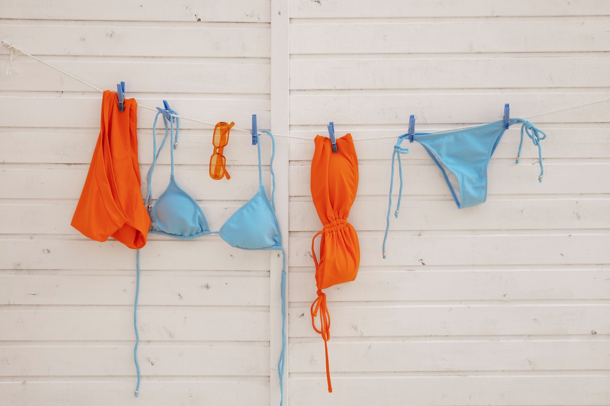 lavar bikinis tras playa y piscina