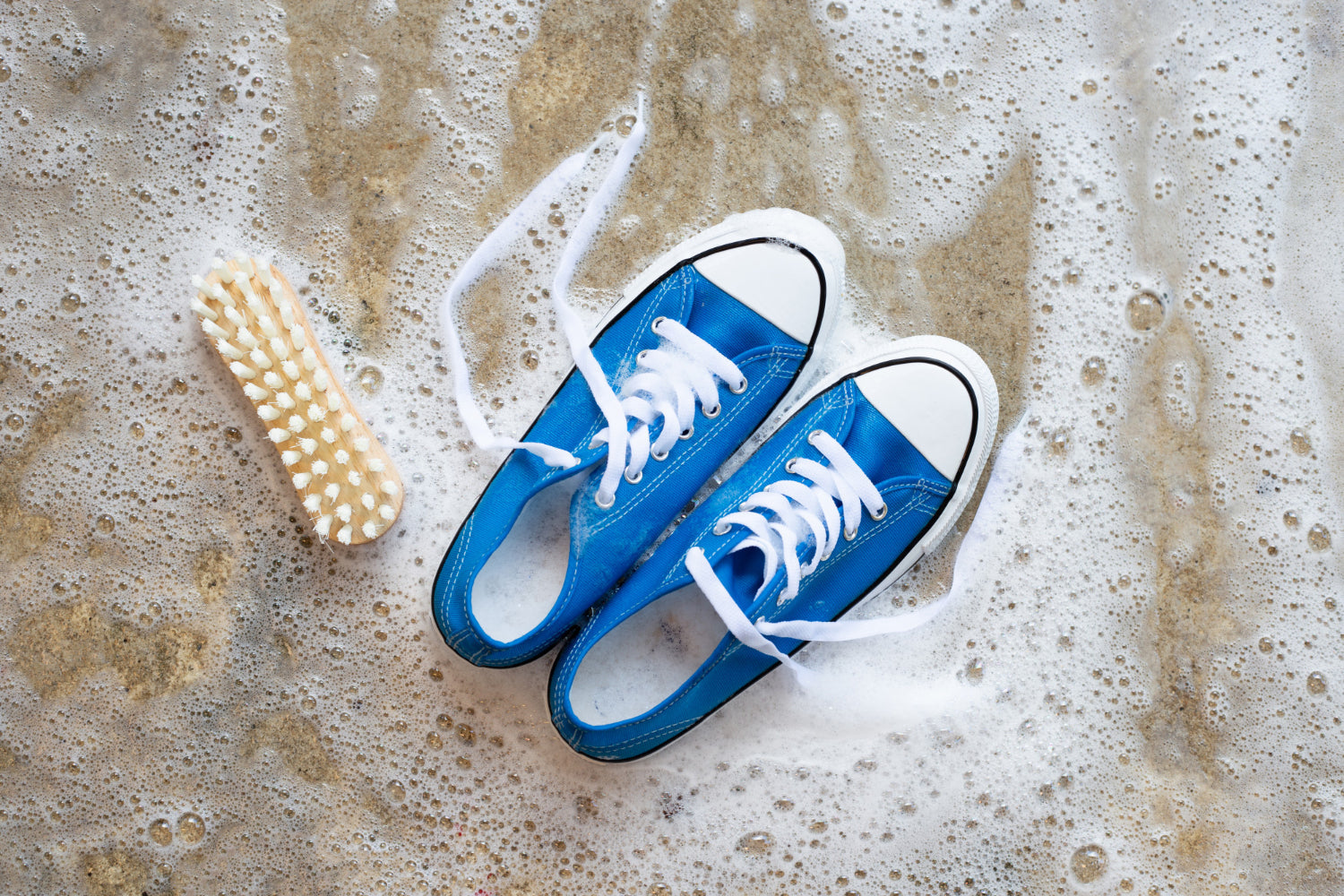 Cómo limpiar tus zapatillas en la lavadora 
