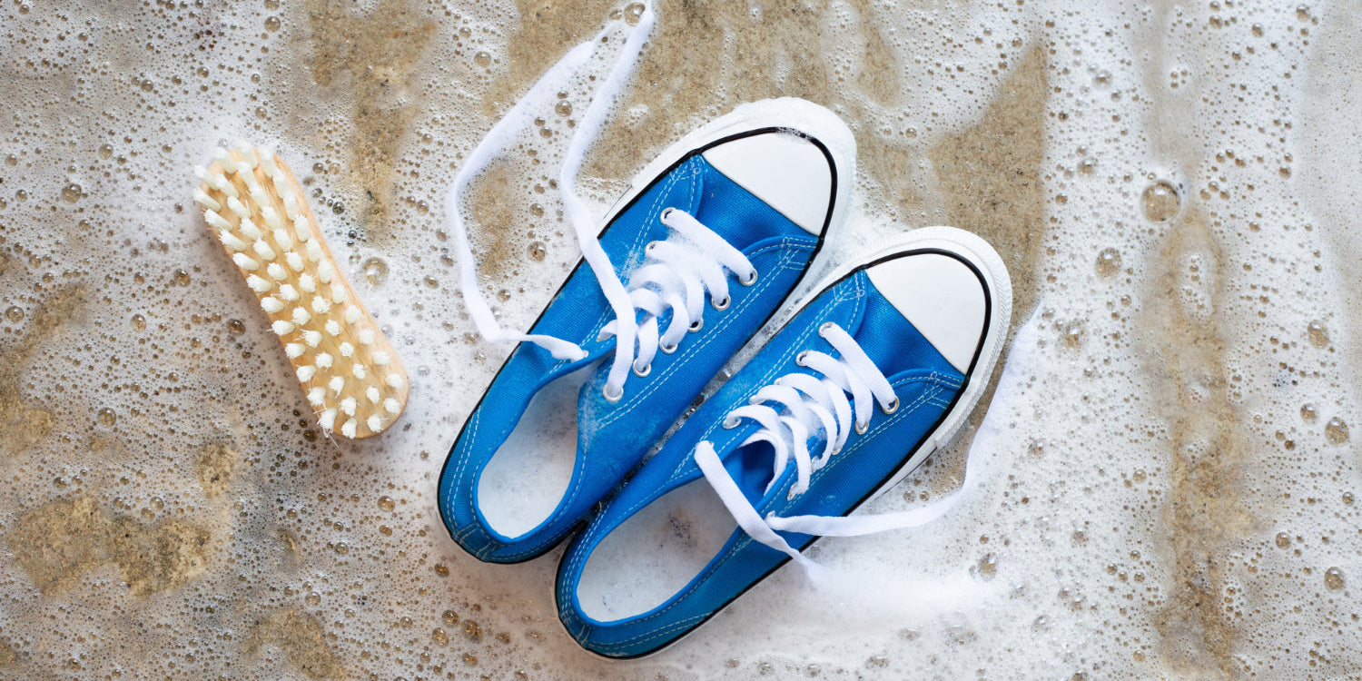 Cómo limpiar tus zapatillas en la lavadora 