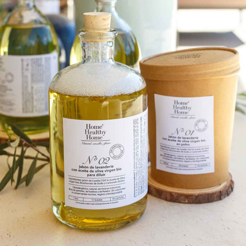 Jabón de lavandería a base de aceite de oliva. 100% natural. El primer detergente donde el liquido lo añades tú.